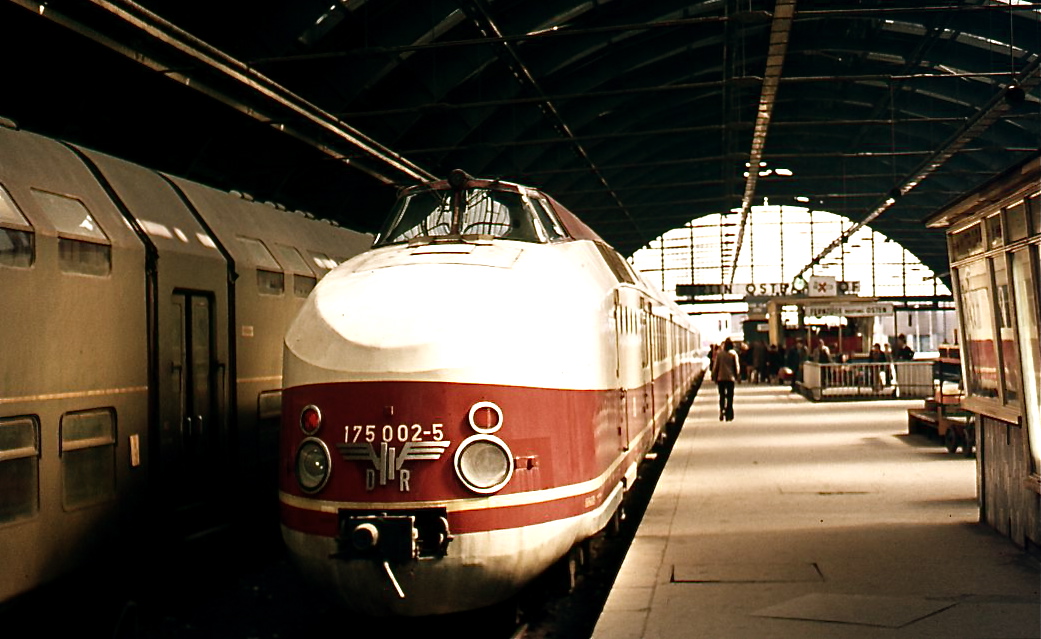 175 002, 1975 in Ostberlin