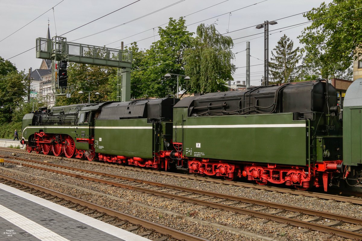 18 201 in Solingen Hbf, Juni 2018.