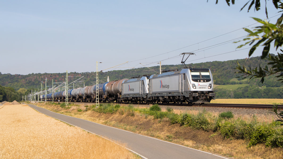 18. Juli 2019 in Pforta: 187 071-6 und 187 XXX-X unterwegs gen Naumburg.
