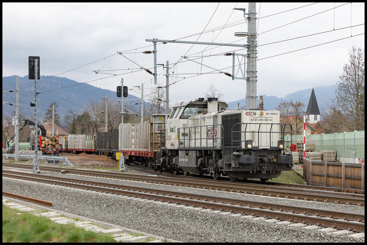 18. März 2024 . In Frauental Bad Gams arbeitet DH1700.2 an der Beistellung beladener Holzwagen für das dort ansässige Sägewerk. 