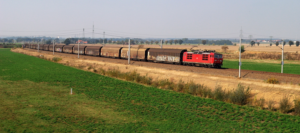 180 012 mit Güterzug bei Priestewitz 08.10.2013)