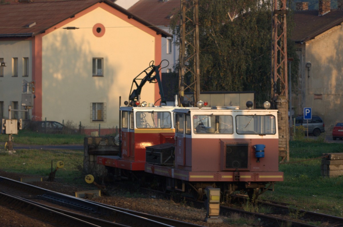 18:05 Uhr konnten aus dem fahrenden Schnellzug nach Chomutov diese beiden SKL`s in Usti nad Labem zapad abgelichtet werden, 03.10.2014, 18:05 Uhr