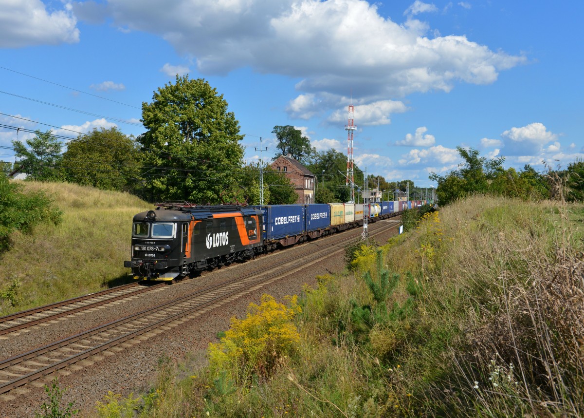 181 078 mit einem Containerzug am 28.08.2014 bei Kunowice.