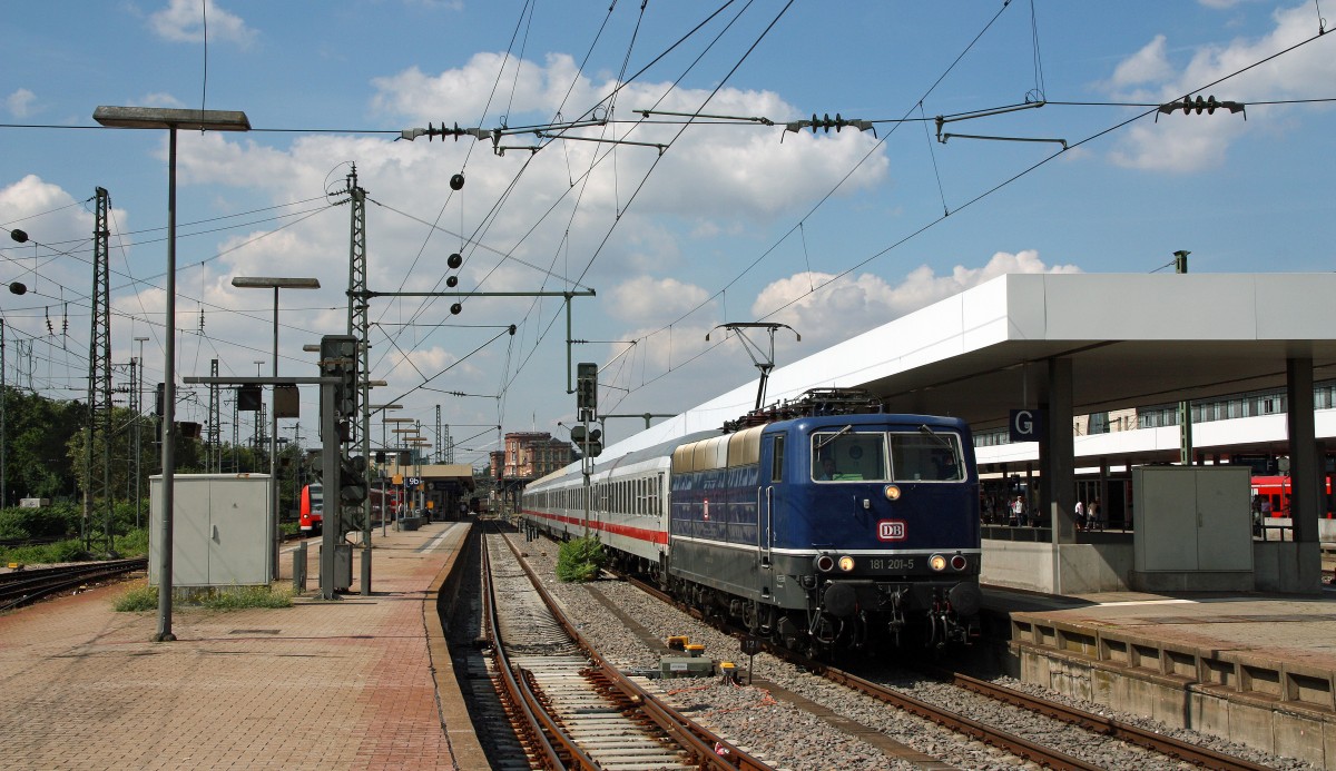 181 201 mit IC 2055 von Saarbrücken nach Heidelberg.Aufgemommen am 21.08.13 bei der Ausfahrt aus dem Mannheimer Hbf.