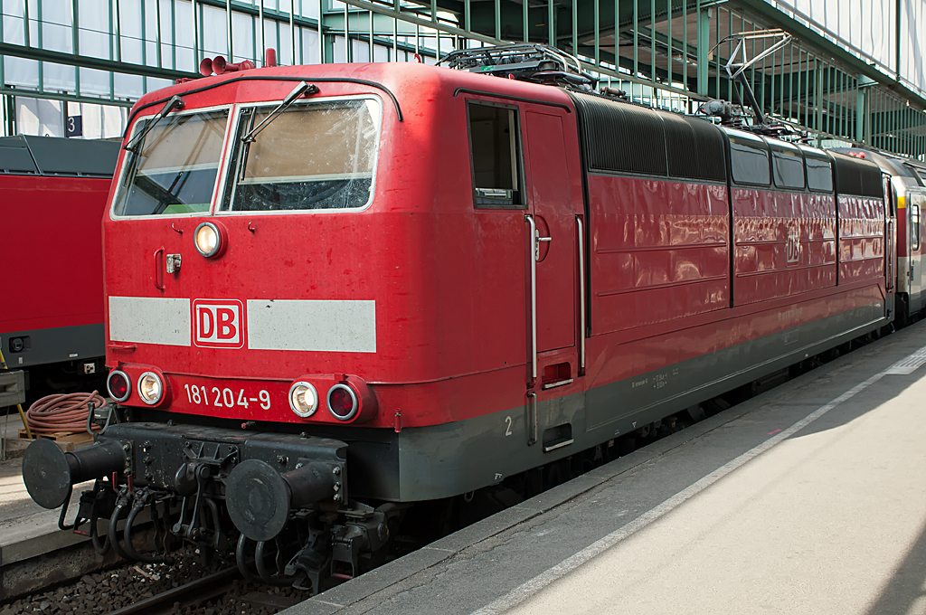 181 204-9 ( 91 80 6181 204-9 D-DB ), Krupp 5270 / AEG 8841, Baujahr 1974, Eigentmer: DB Fernverkehr AG, [D]-Frankfurt am Main, Bh Frankfurt (M) 1, Zulassung in: DE/ FR/ LU, 07.09.2013, Stuttgart Hbf