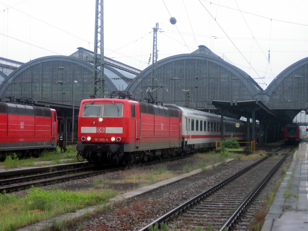 181 205-6 Ausfahrt Karlsruhe Hbf 20.05.2006