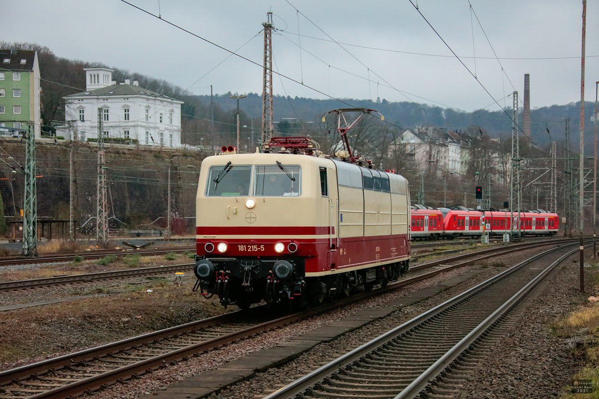181 215-5  Nordliner  in Wuppertal Steinbeck, Januar 2021.