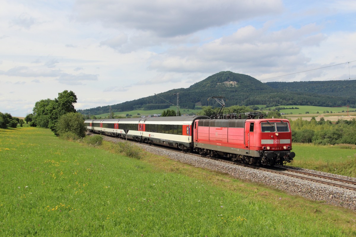 181 219-7 mit dem IC 187 (Stuttgart Hbf - Zrich HB) kurz vor Aldingen am 13.08.2013