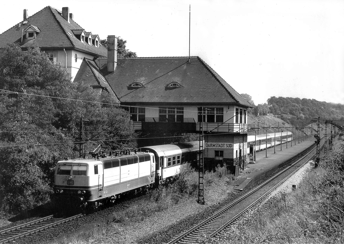 181 220, Darmstadt-Süd, Juni 1983.