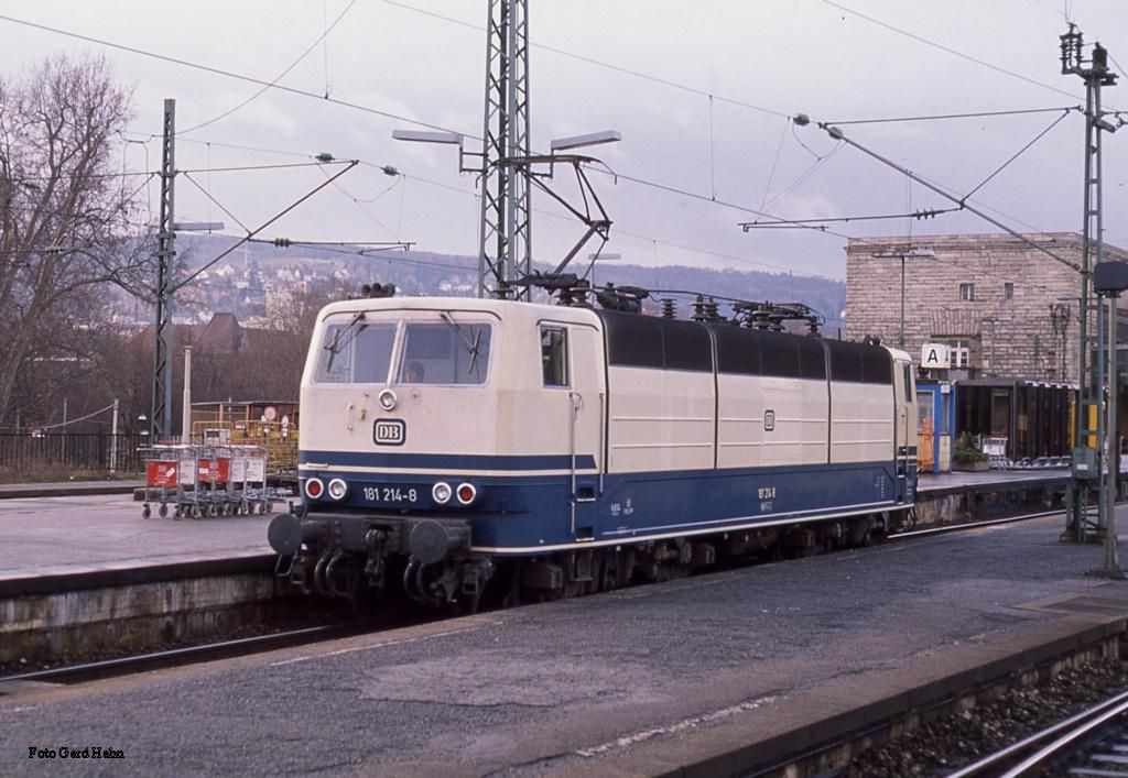 181214 solo im Hauptbahnhof Stuttgart am 3.3.1989 um 9.50 Uhr.