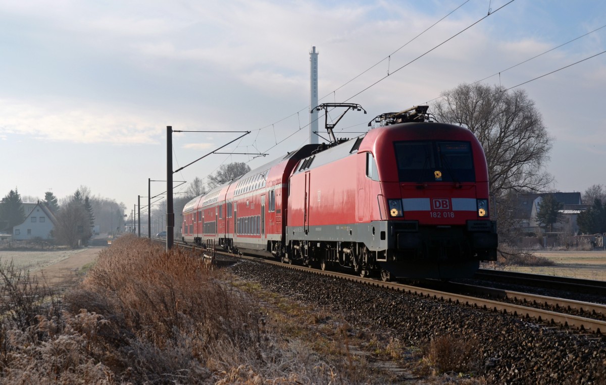 182 018 beförderte am 13.02.16 ihre S2 nach Dessau durch Jeßnitz.