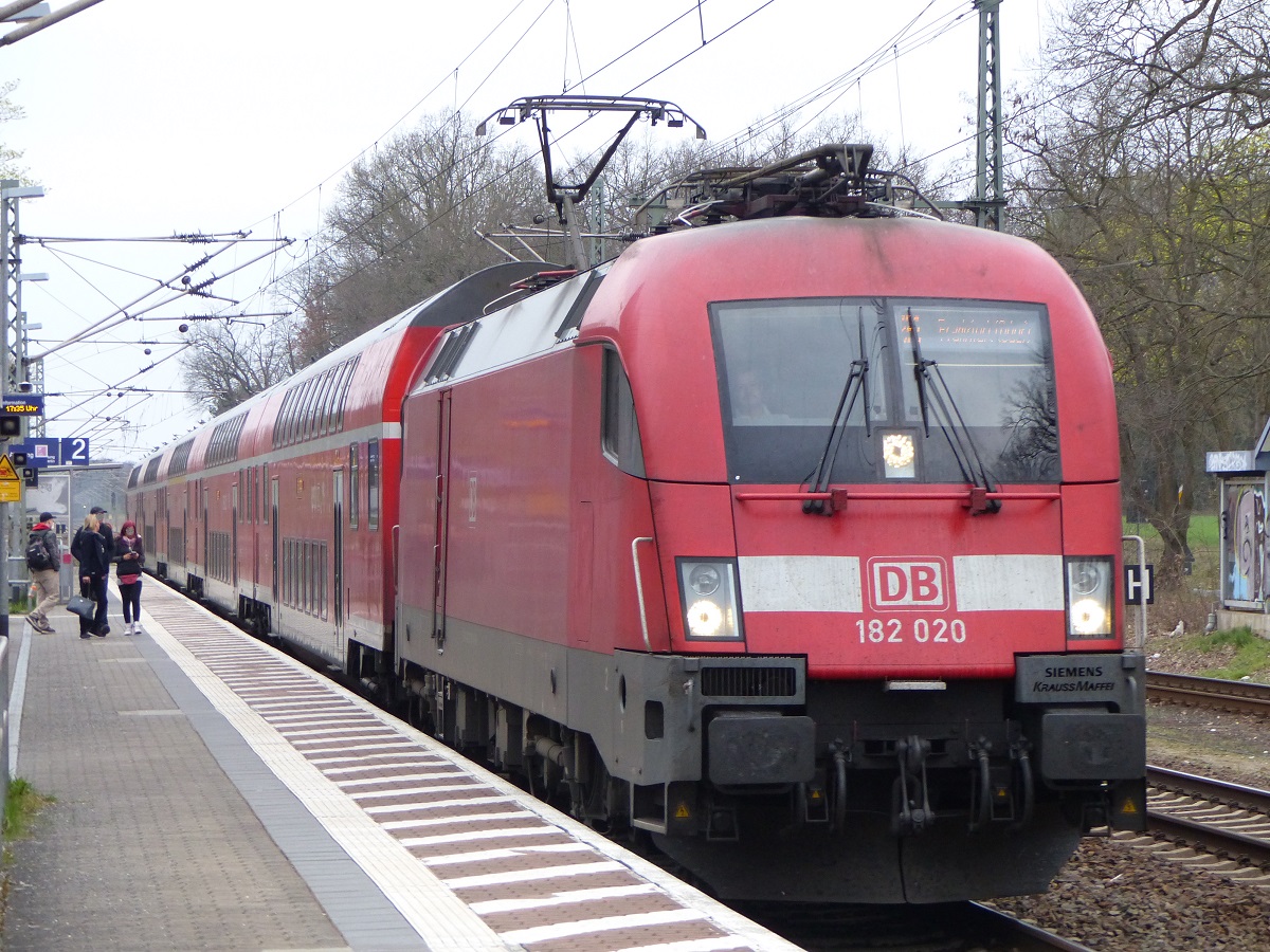 182 020 mit RE nach Frankfurt(Oder) in Groß Kreutz, 04.04.17