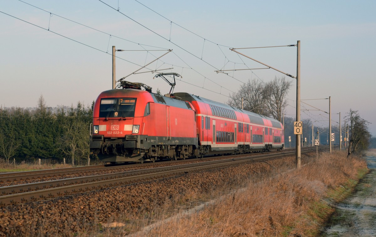 182 022 zog am 13.02.16 eine S2 von Magdeburg kommend durch Jeßnitz nach Leipzig-Connewitz.