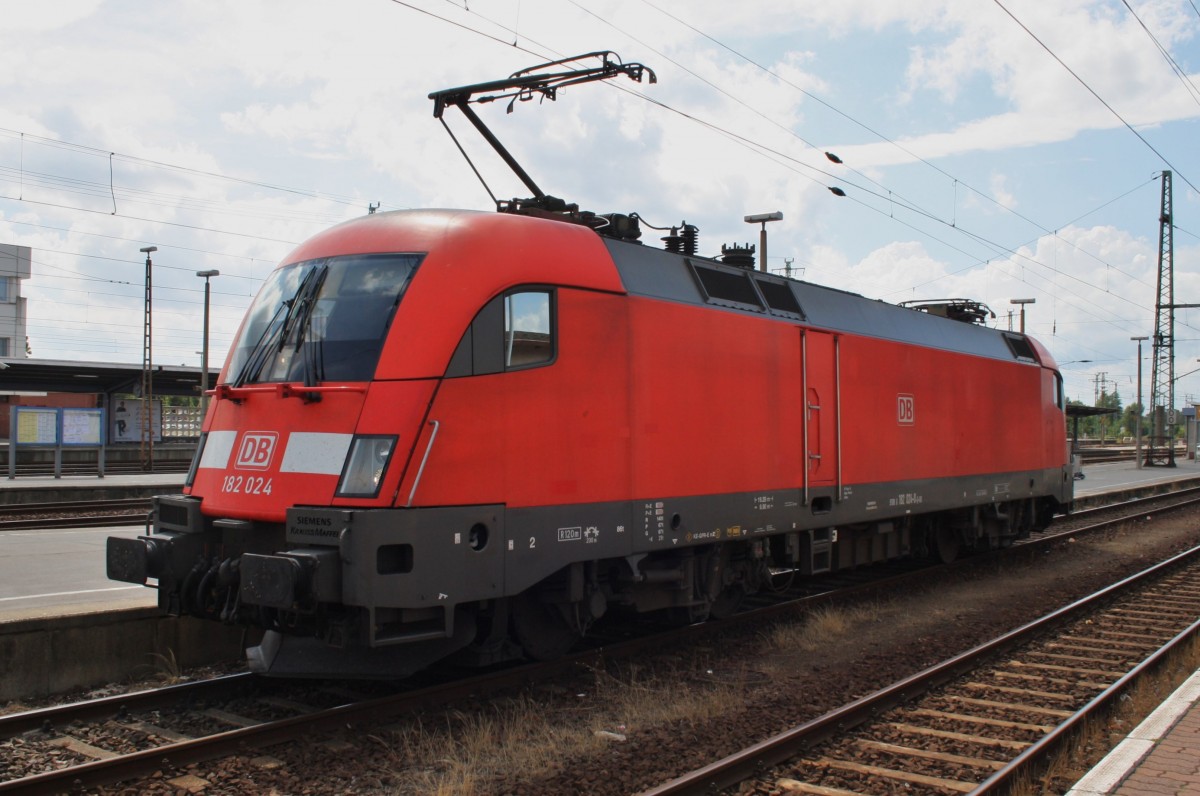 182 024 stand Lz am 25.7.2015 in Cottbus.