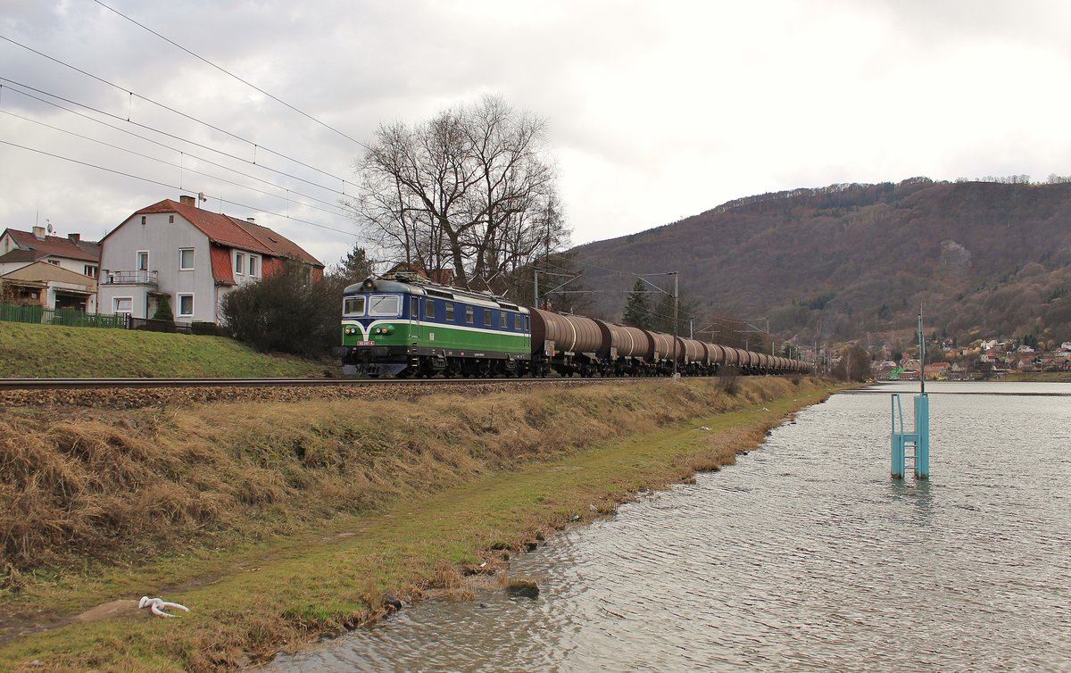 182 041-4 zu sehen am 02.03.17 in Ústí nad Labem Střekov. Gruß an den Tf zurück ;)