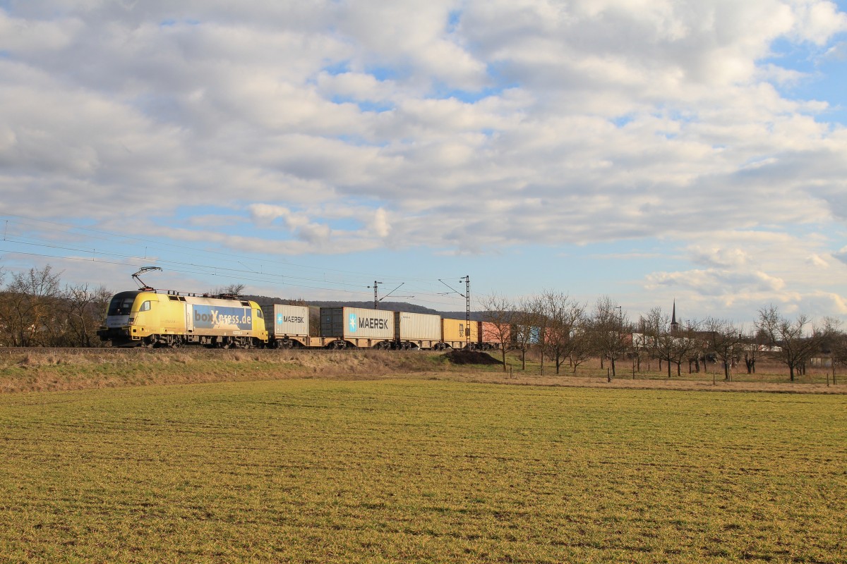 182 507 mit einem Containerzug am 20. Februar 2014 bei Thüngersheim.
