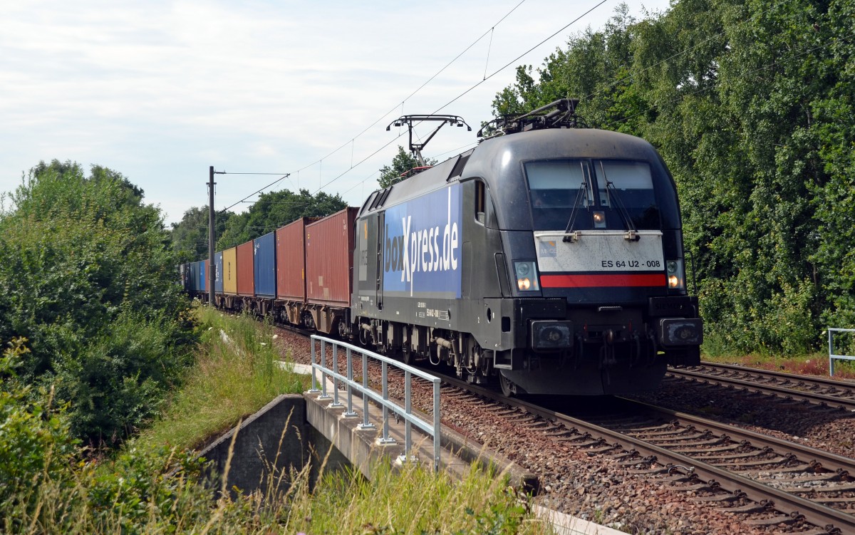 182 508 befand sich am 03.07.14 mit einem Containerzug auf dem Weg in den Hamburger Hafen. 