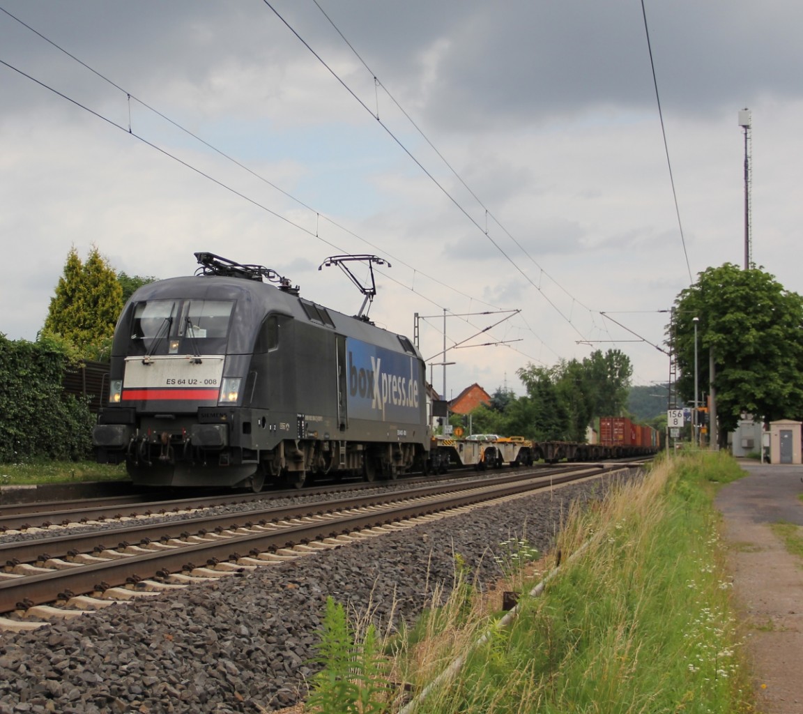182 508 (ES 64 U2-008) mit Containerzug in Fahrtrichtung Süden. Aufgenommen in Ludwigsau-Friedlos am 05.07.2013.