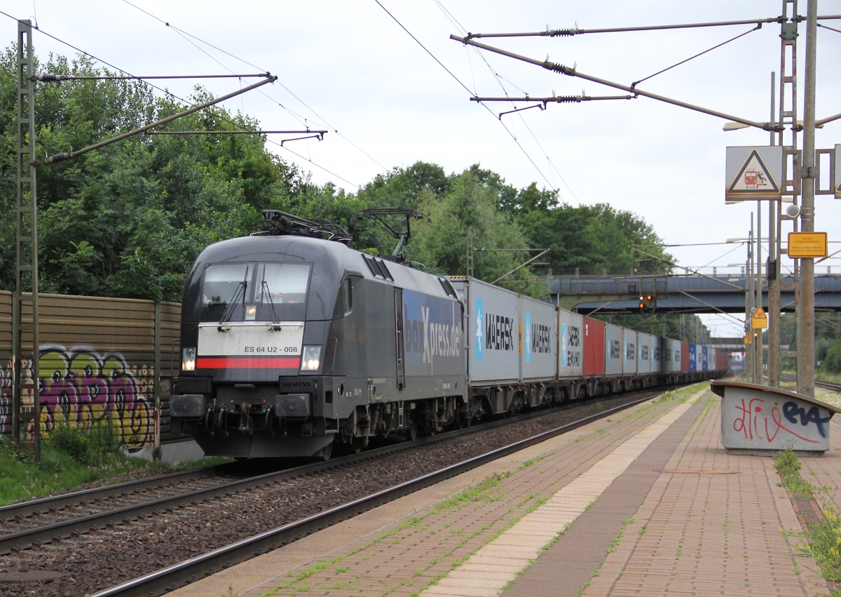 182 508 (ES 64 U2-008) mit Containerzug aus Richtung Wunstorf. Aufgenommen am 10.07.2013 in Dedensen-Gümmer.
