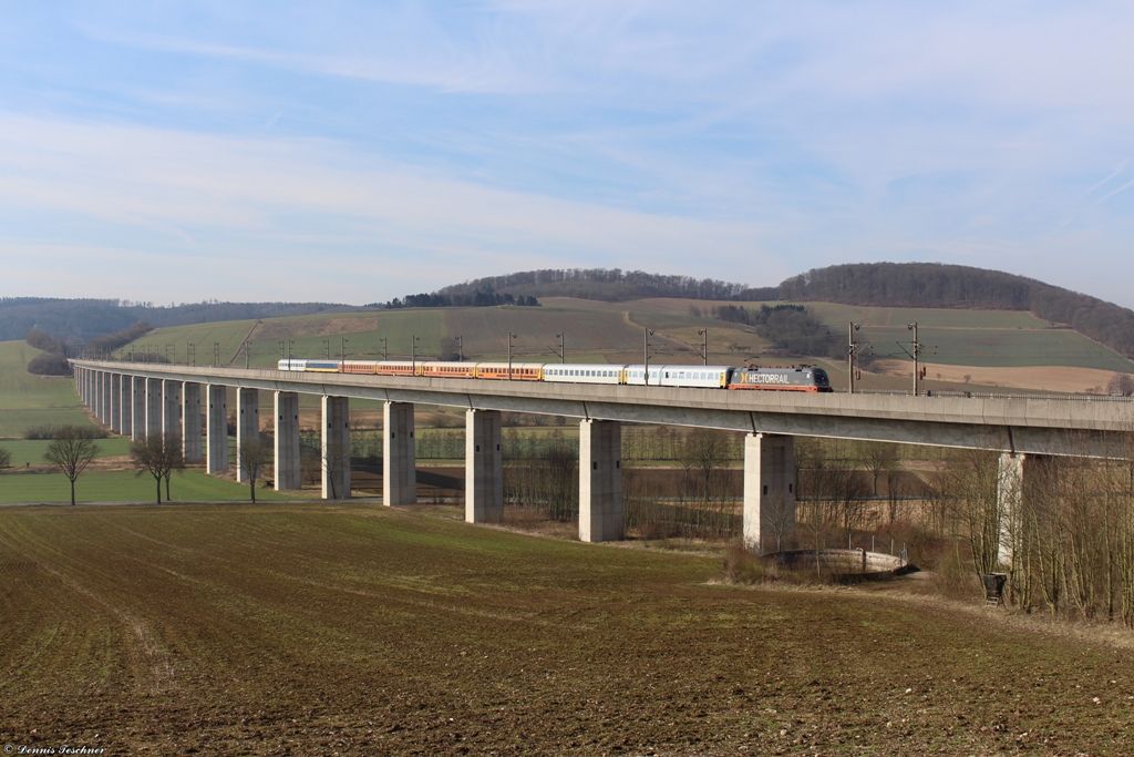 182 517 Hectorail mit dem Locomore 1818 (Stuttgart-Berlin) auf der Auetalbrücke bei Billerbeck am 30.03.2018
