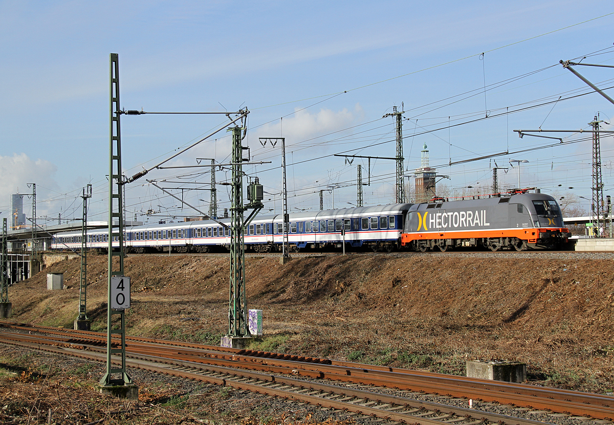 182 517 mit NX Ersatzzug in Köln Messe/Deutz am 28.01.2016