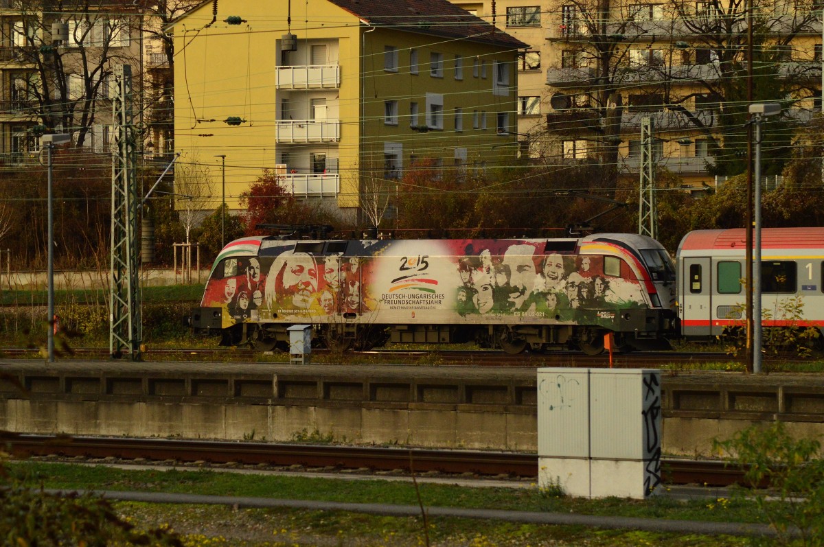 182 521-5 verlässt Heidelberg mit dem IC 113 nach Münster am Sonntag den 15.11.2015