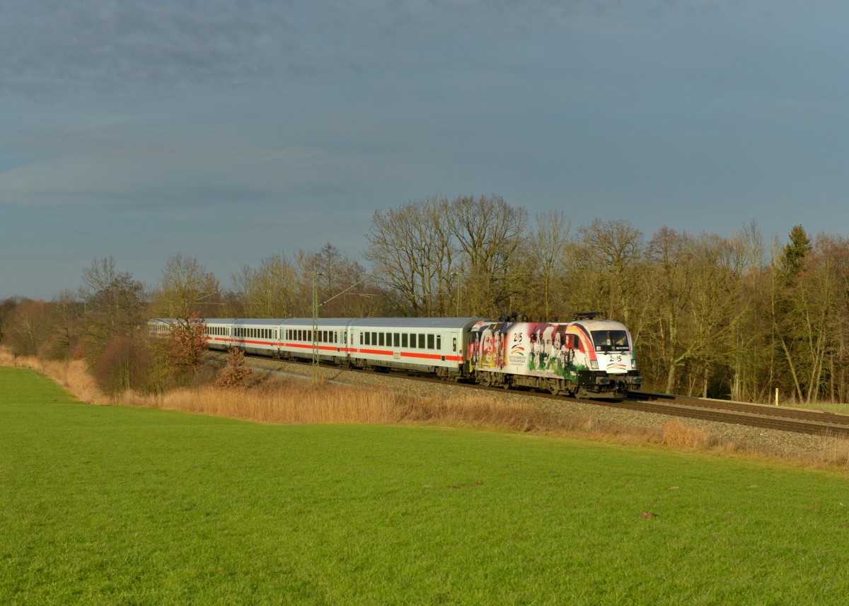 182 521 mit IC 2083 am 19.12.2015 bei Hilperting. 