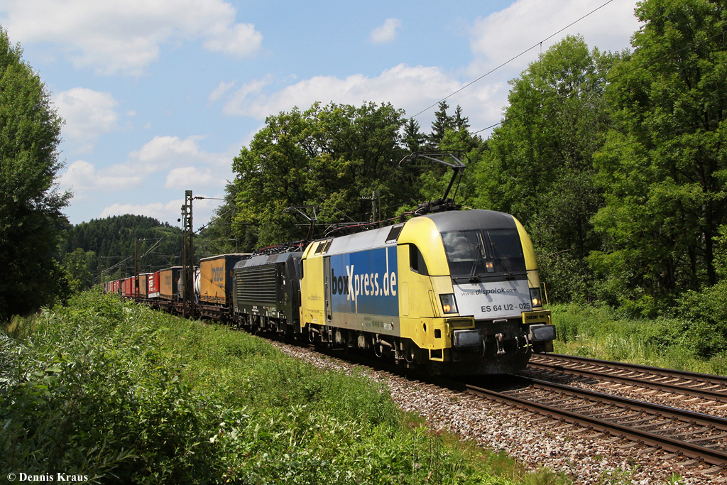 182 525 mit einem KLV Zug am 12.07.2013 bei Aßling.