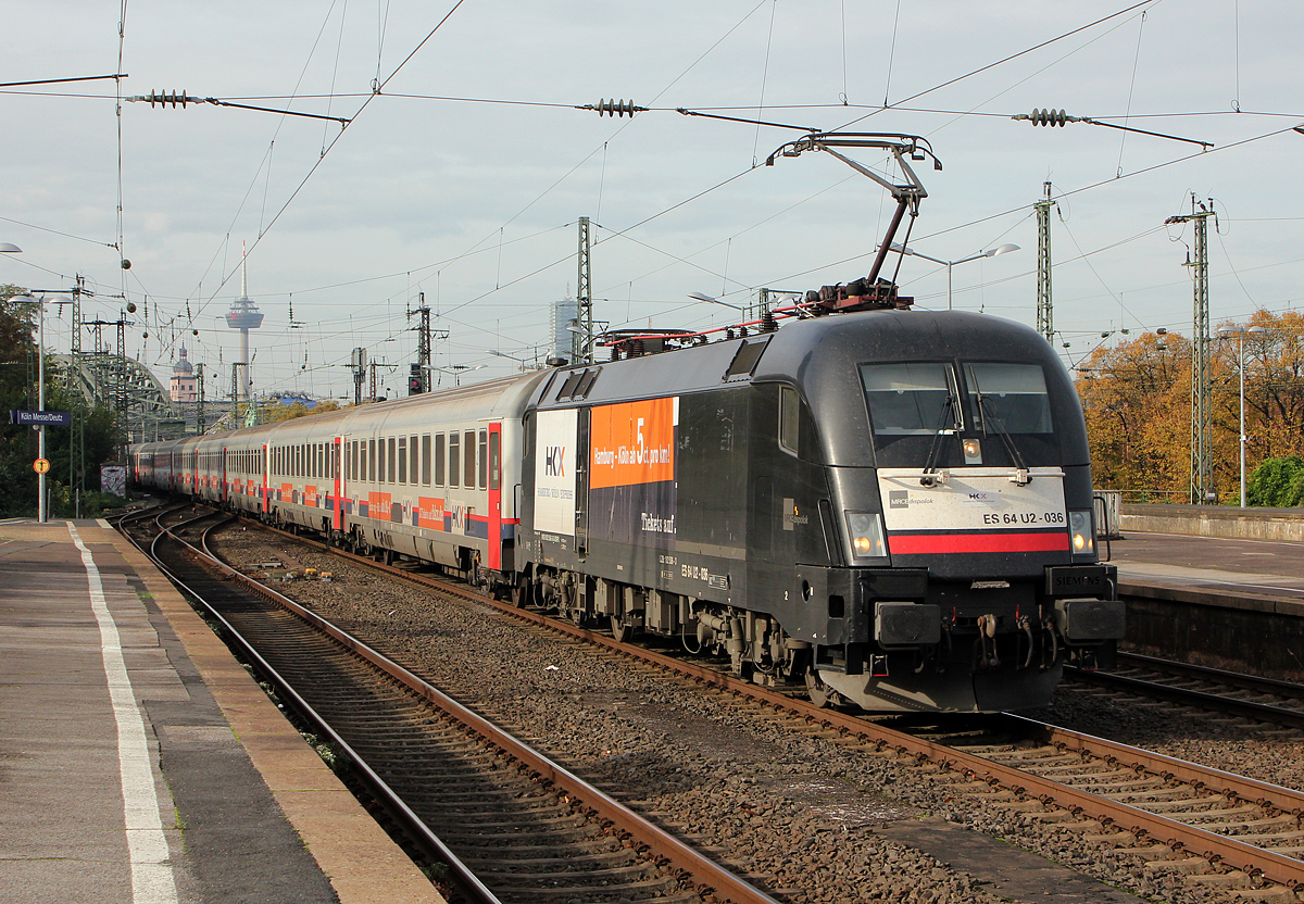 182 536 am HKX1803 in Köln Messe/Deutz am 31.10.2014