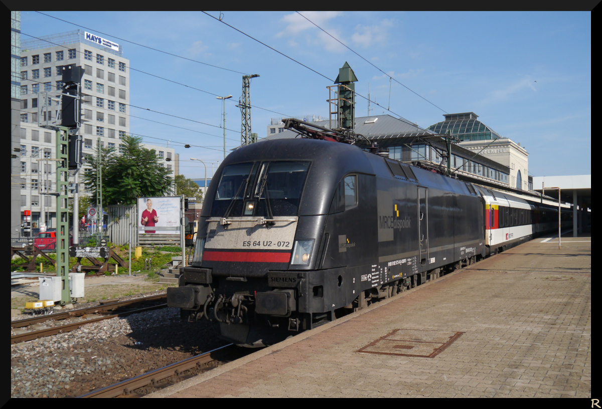 182 572-8 mit dem EC 6 in Mannheim. (03.09.2013)