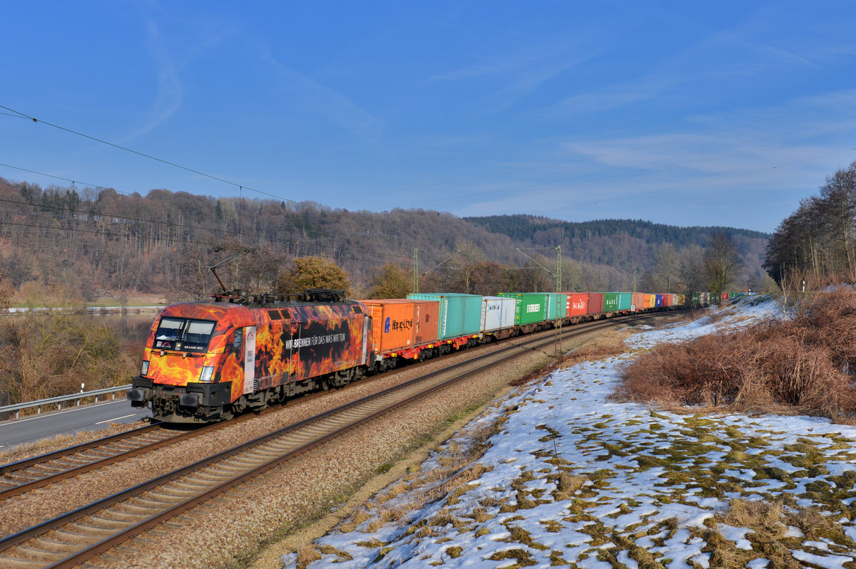 182 572 mit DGS 43968 am 11.02.2017 bei Sandbach. 