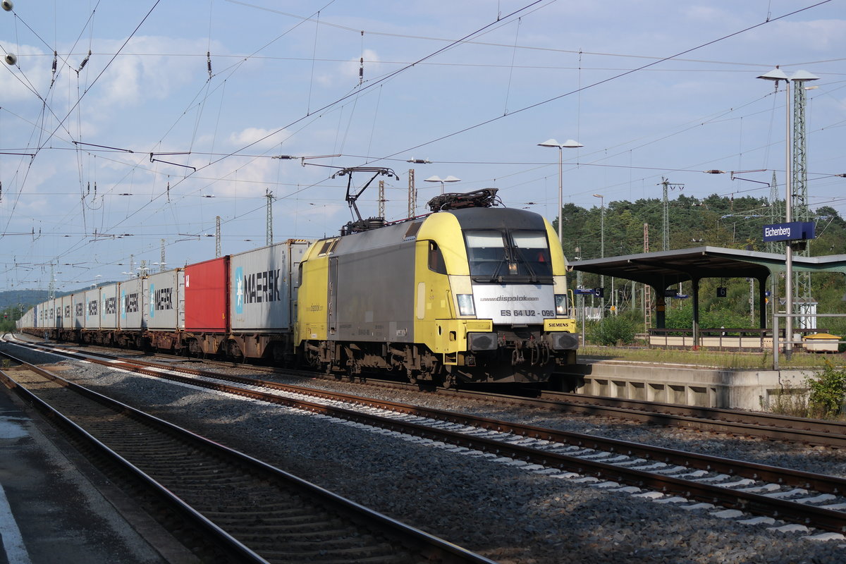 182 595 am 06.08.2014 mit einem Containerzug in Eichenberg.