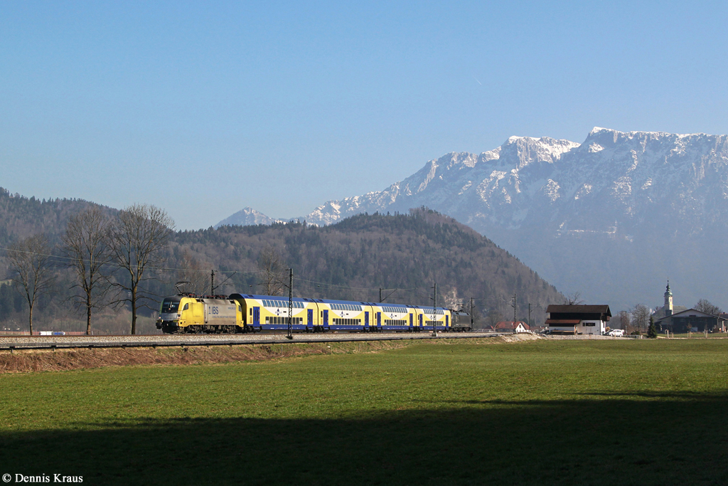 182 596 und 182 509 mit M 79080 am 13.03.2014 bei Niederaudorf.