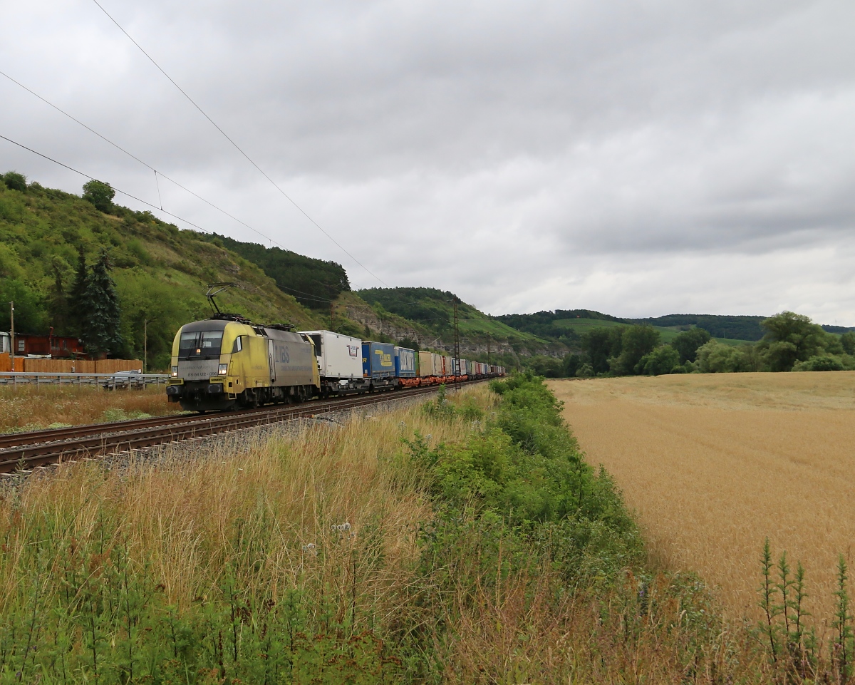 182 596 (ES 64 U2-096) mit KLV-Zug in Fahrtrichtung Norden. Aufgenommen bei Karlstadt am 10.07.2014.