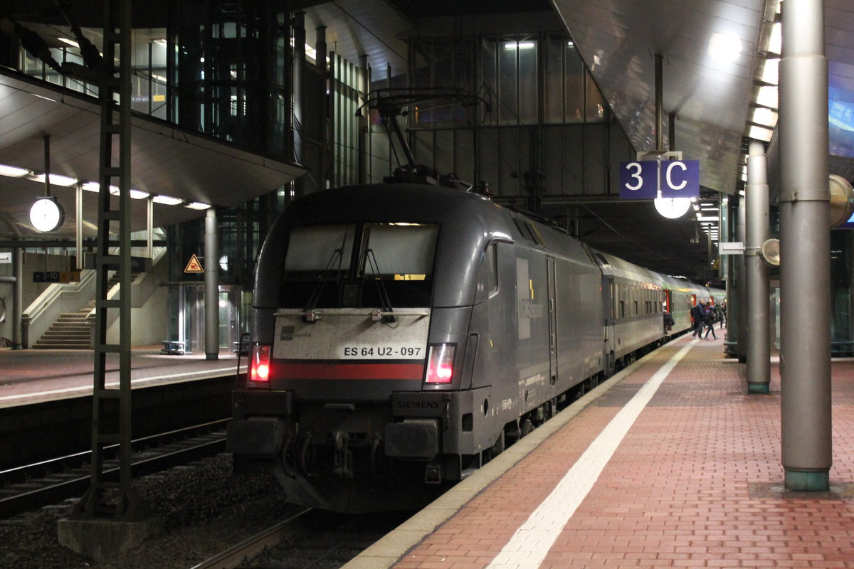 182 597 am 01.11.2018 mit einem FLX in Kassel-Wilhelmshöhe.