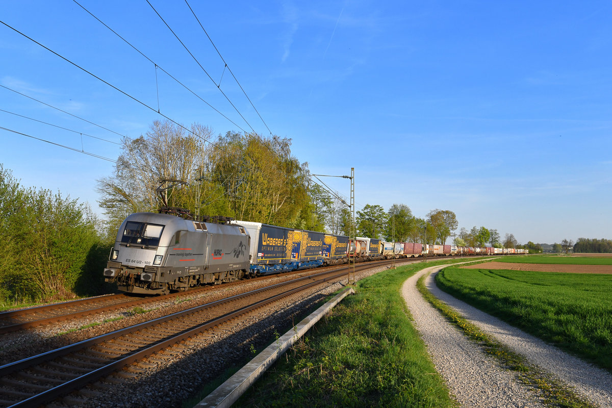 182 602 mit DGS 42952 am 20.04.2018 bei Langenisarhofen. 