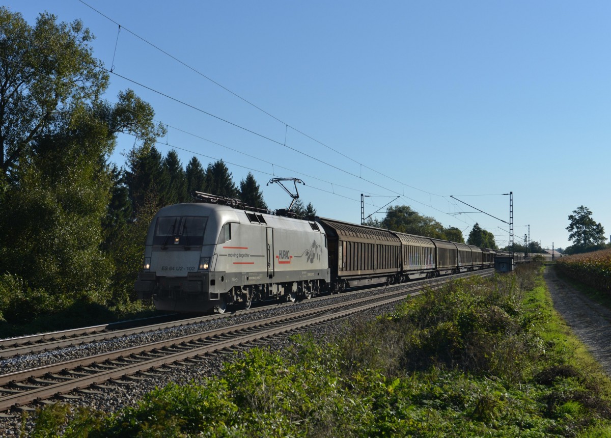182 602 mit einem Schiebwandwagenzug am 03.10.2013 bei Langenisarhofen.