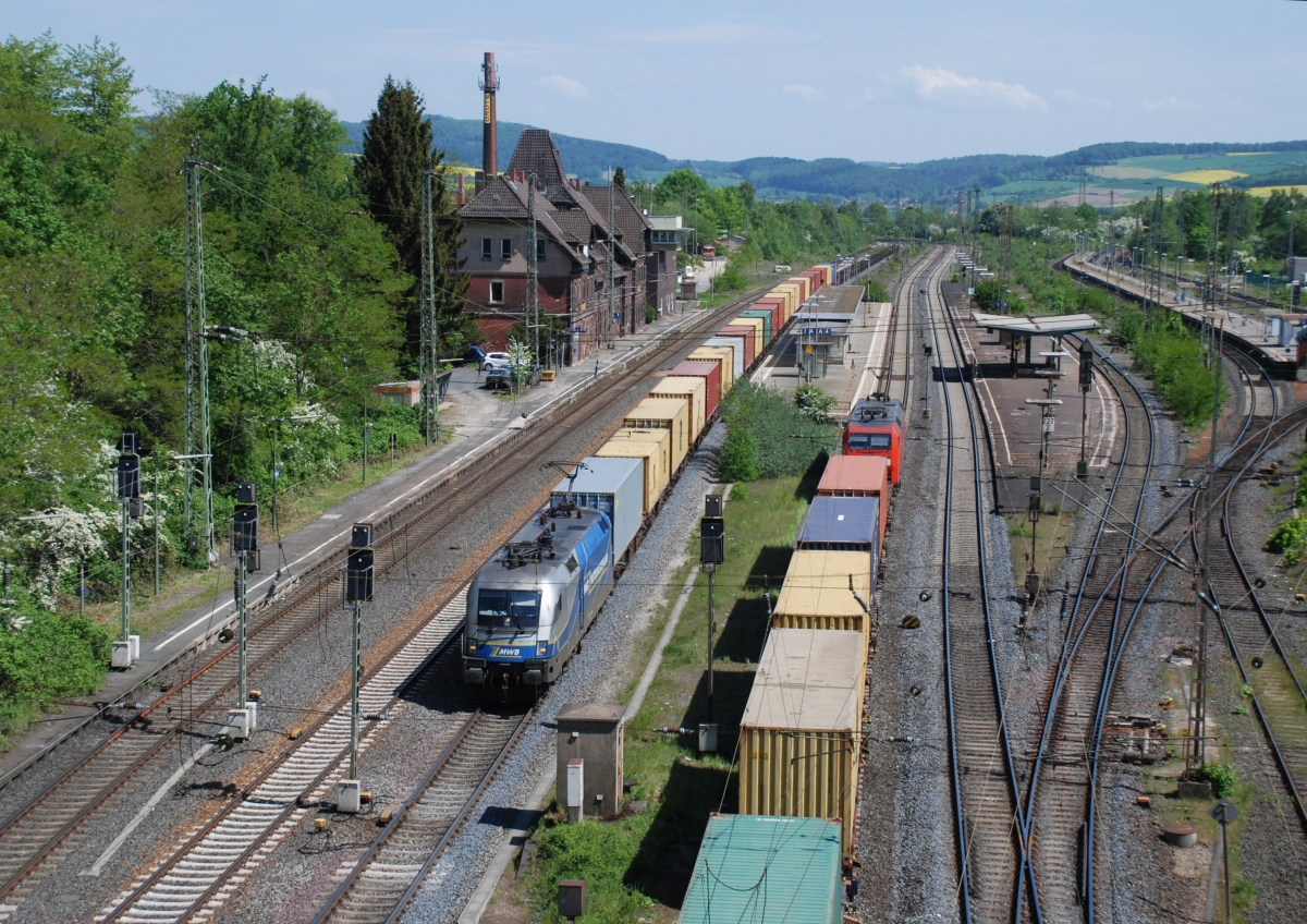 182 912 der Mittelweserbahn am 9.5.2018 in Eichenberg.