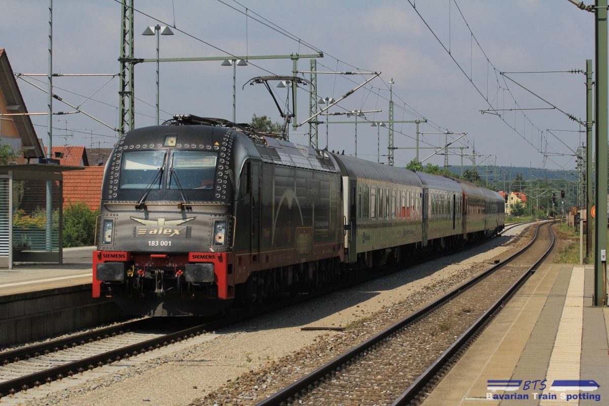 183 001 durchfährt am 24.05.14 den Bahnhof Moosburg auf der Reise nach München. 