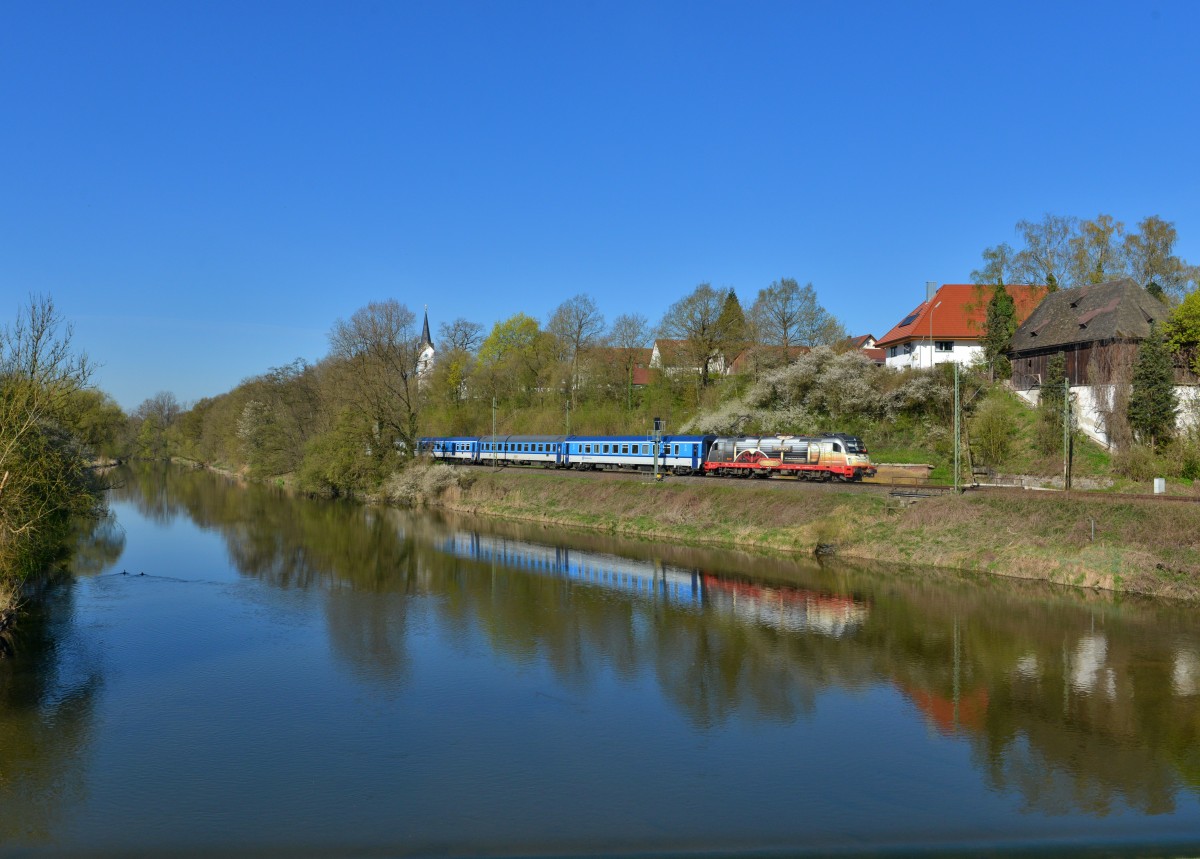 183 001 mit ALX 353 am 21.04.2015 bei Moosburg. 
