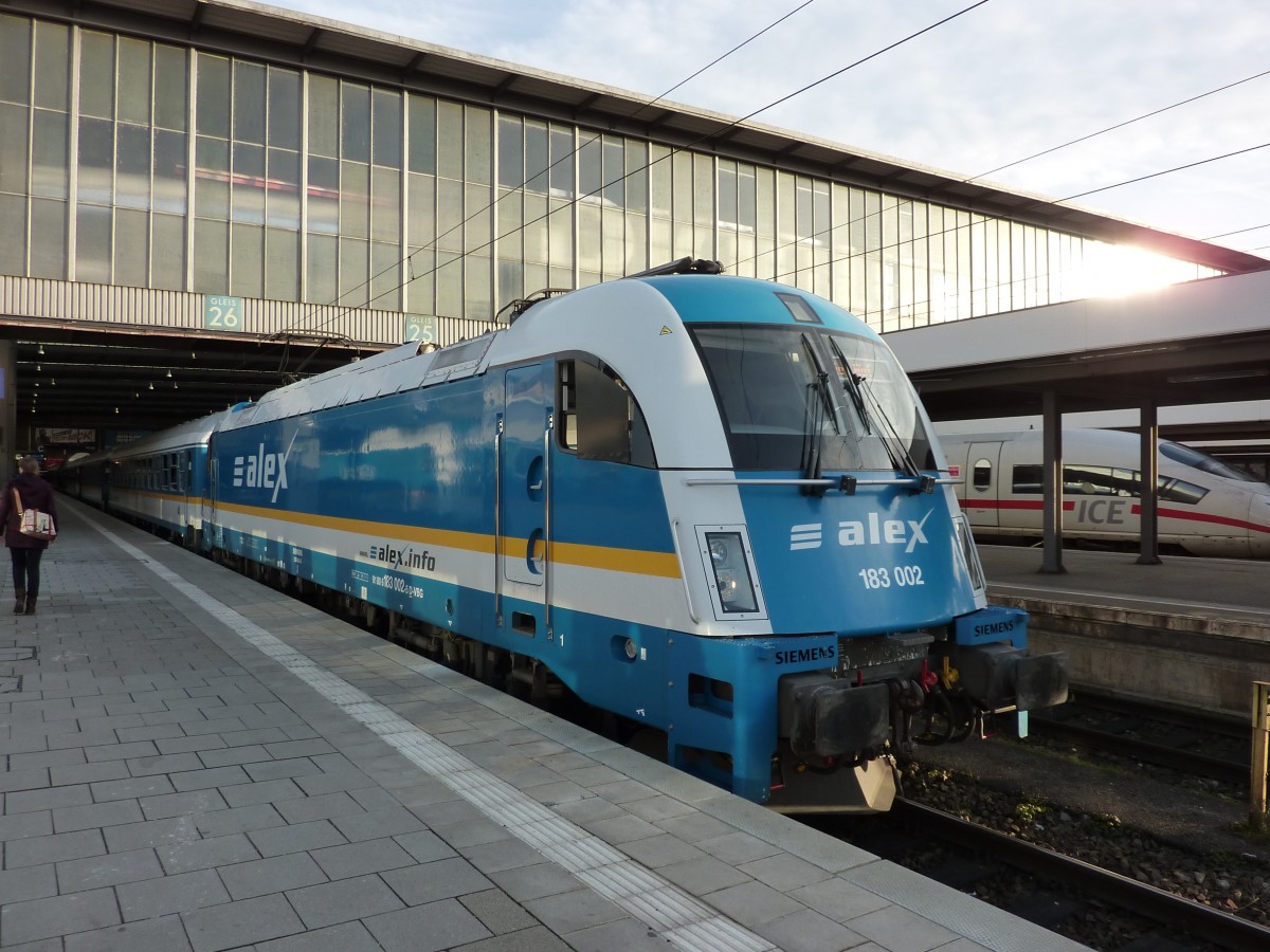 183 002 alex mit Regionalzug Munchen Hbf 2014-12-13 **** Sehen Sie Bahnvideos an - www.youtube.com/user/cortiferroviariamato/videos