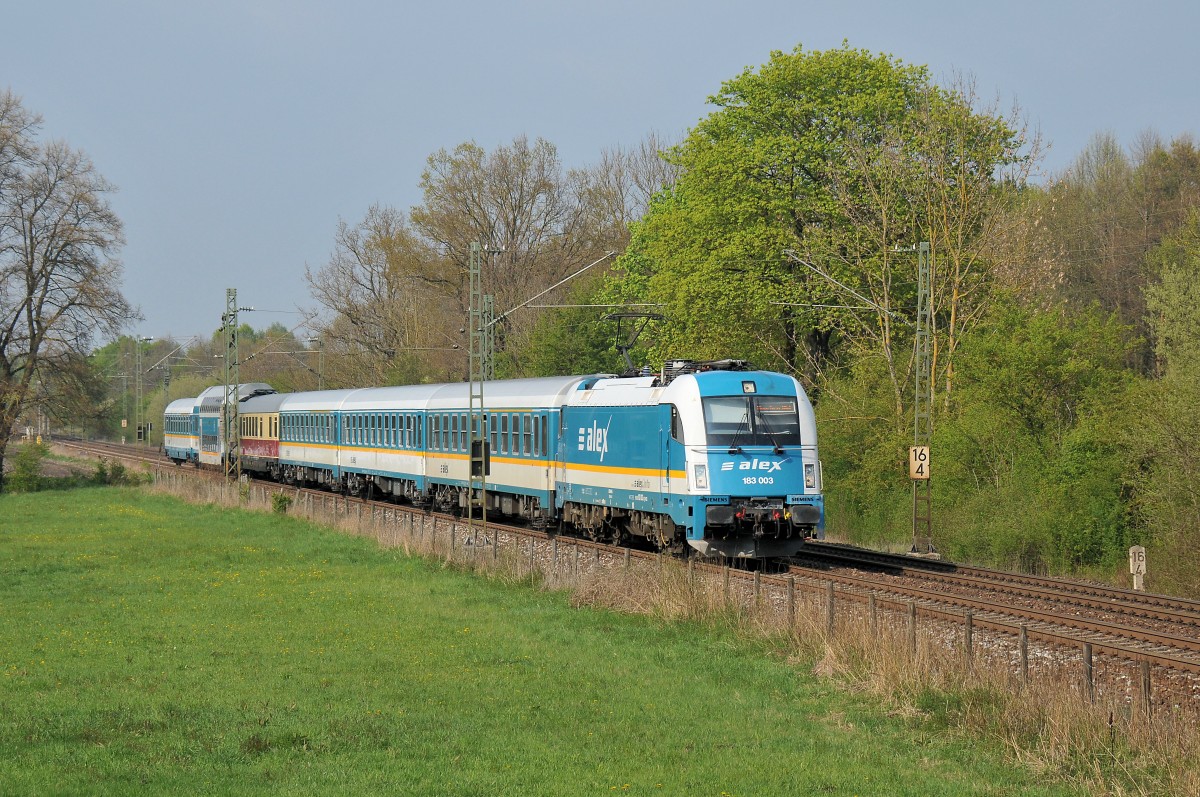 183 003 am 19.04.04 bei München-Feldmoching