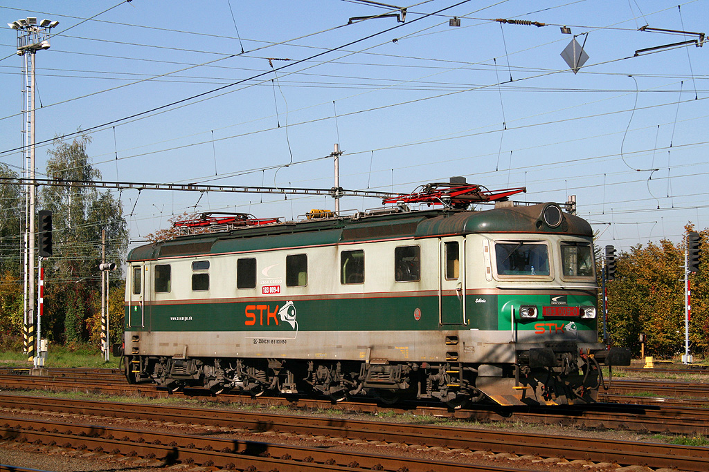 183 009-0 (hired by STK Wrocław). Petrovice u Karvine (20.10.2012)
