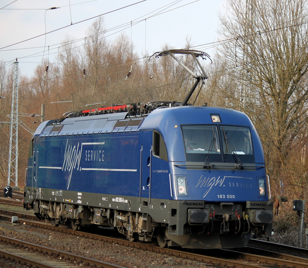 183 500-8 beim Rangieren im Bahnhof Rostock-Bramow.02.03.2014