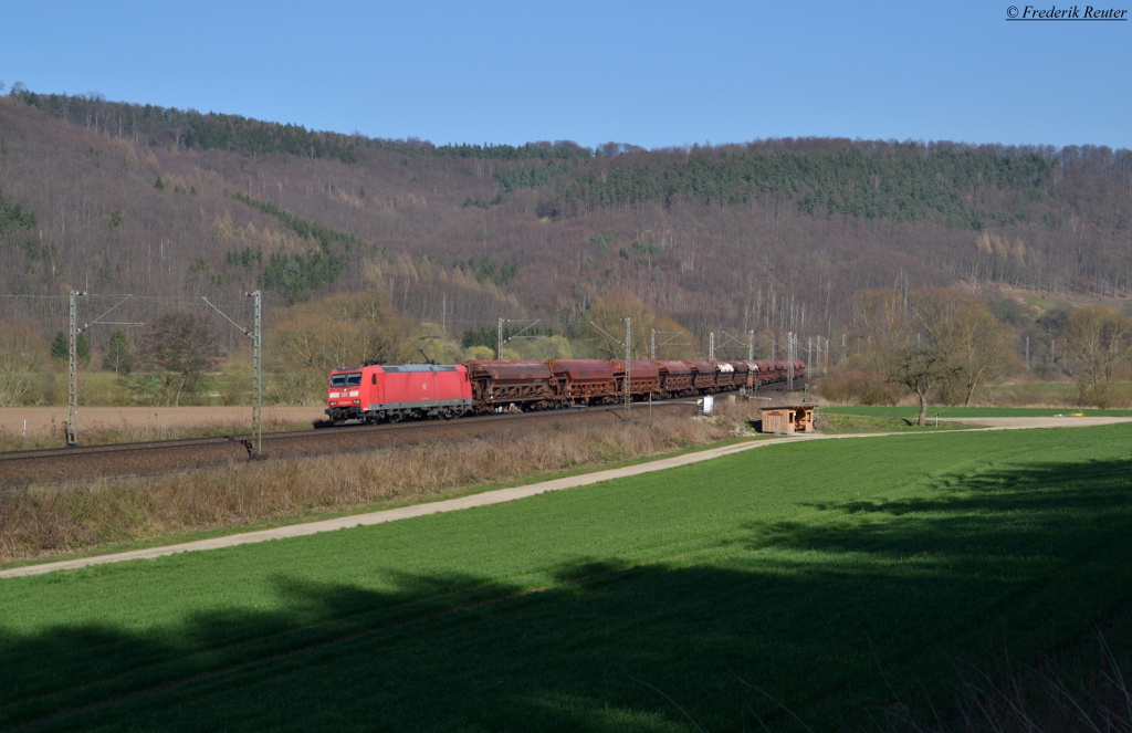 185 009-8 mit GC 61316 Neuhof (Kr.Fulda) - Sehnde am 13.03.2014 bei Freden.