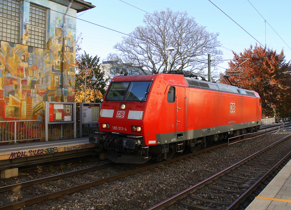 185 011-4 DB  kommt als Lokzug aus Aachen-West nach Stolberg-Hbf aus Richtung Aachen-West und fährt durch Aachen-Schanz in Richtung Aachen-Hbf,Stolberg-Hbf.
Bei schönem Herbstwetter am Nachmittag vom 2.11.2015. 