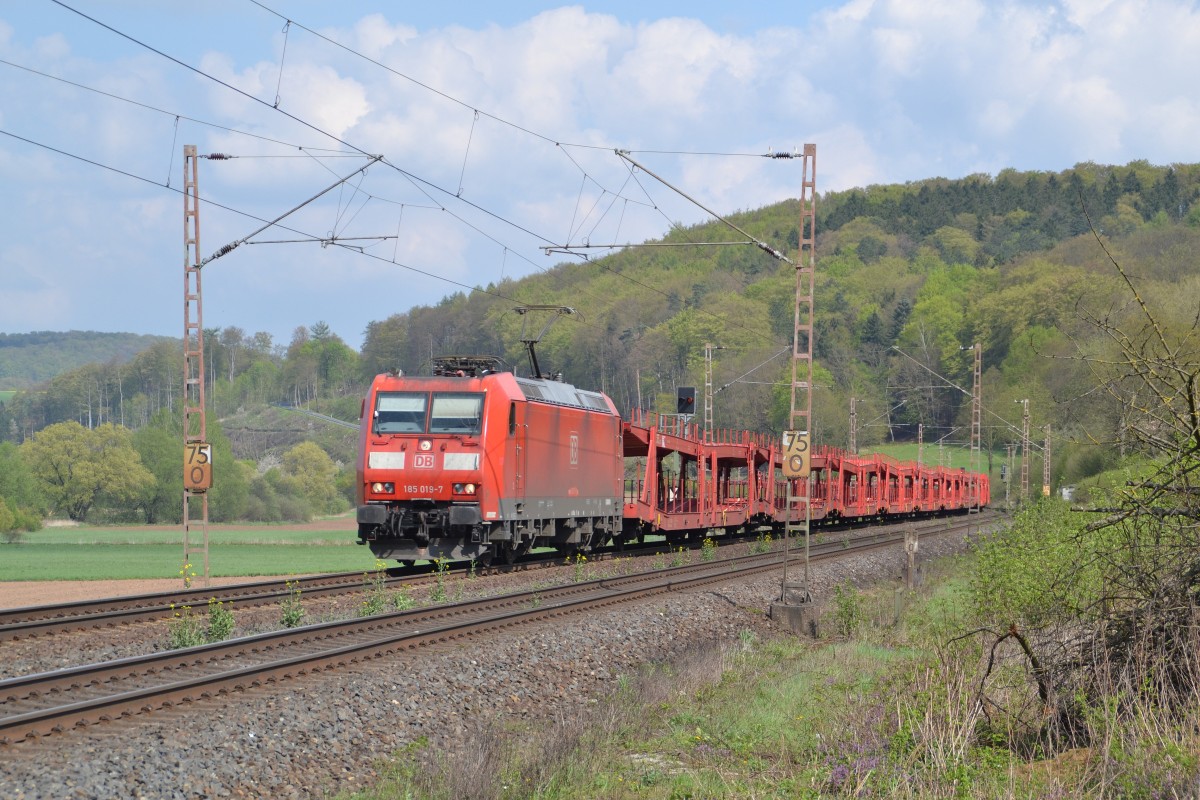 185 019-7 mit GA 52943 Brhv. Kaiserhafen - Kornwestheim Rbf am 12.04.2014 bei Salzderhelden.