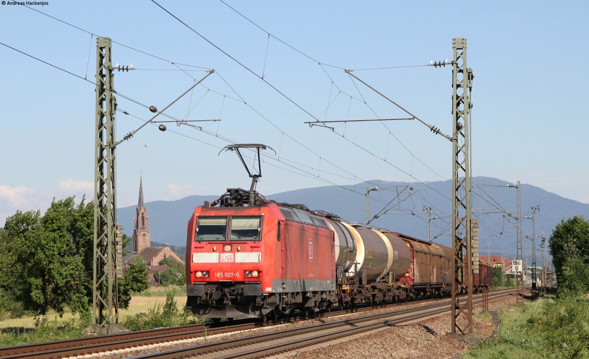 185 027-0 mit dem EZ 44281 (Freiburg Gbf-Offenburg Gbf) bei Köndringen 13.6.14