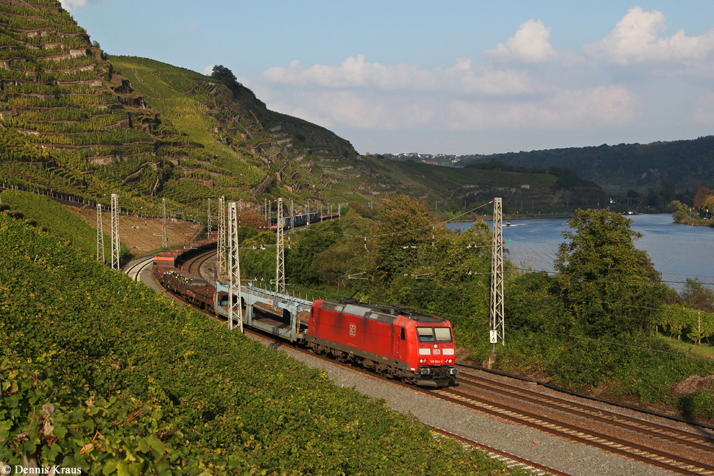 185 044 mit Güterzug am 03.10.2014 bei Winningen.