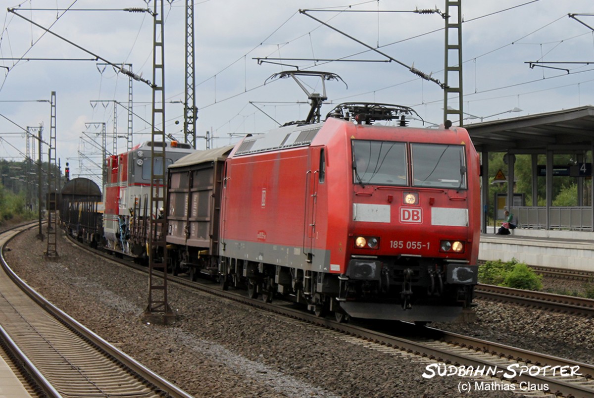 185 055-1 durchfhrt mit einem gemischten Gterzug den Bahnhof Rotenburg-Wmme gen Hamburg, 20.08.2013